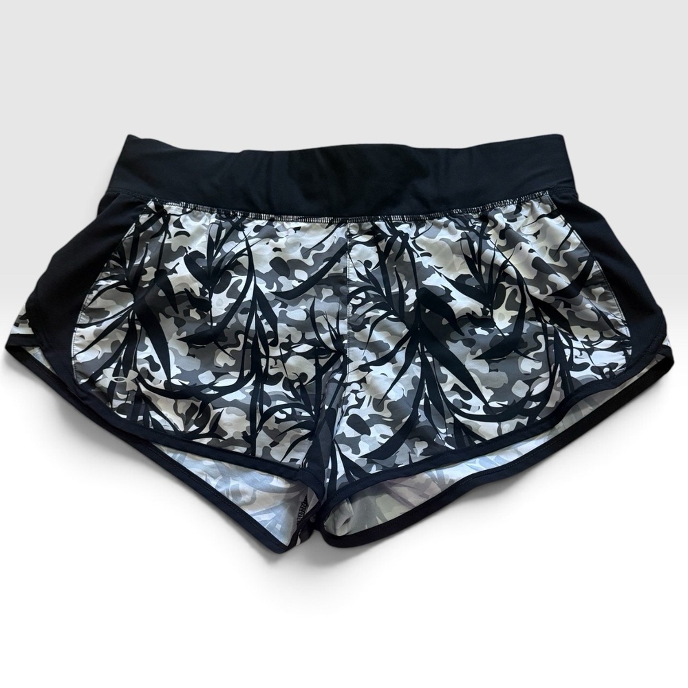 Under Armour Speedpocket Womens Running Shorts Large Black Gray Camo Fitted